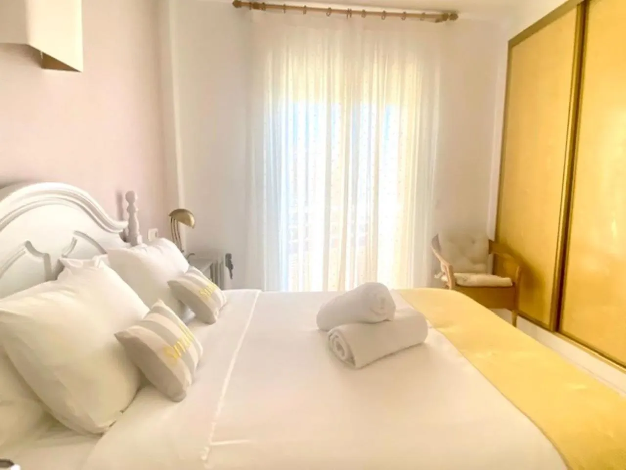 Beach, Parking, Wifi For 5 People!! Fuengirola Apartment