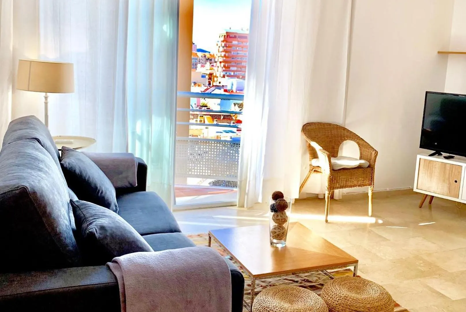 Beach, Parking, Wifi For 5 People!! Fuengirola